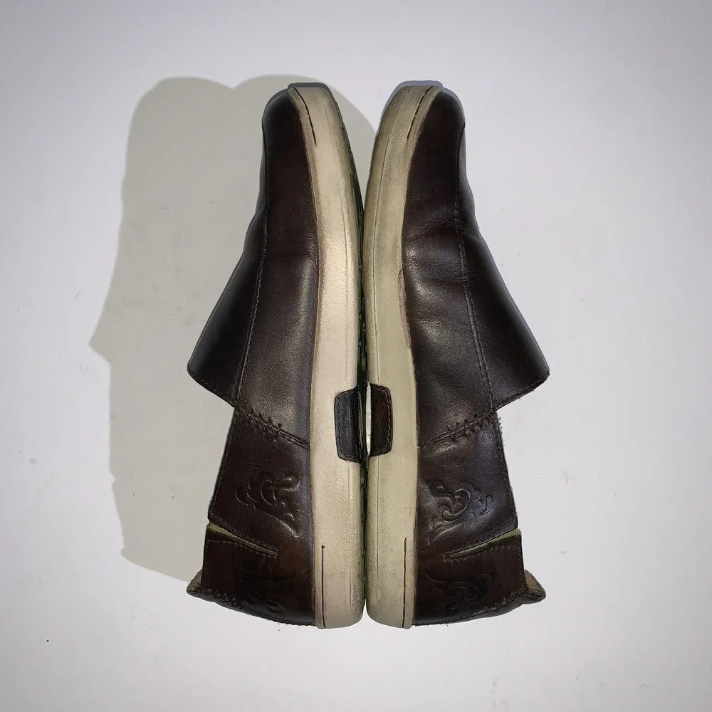 OluKai Kama'aina Shoes Mens 10 Brown Leather Slip On Loafers Comfort EU 43